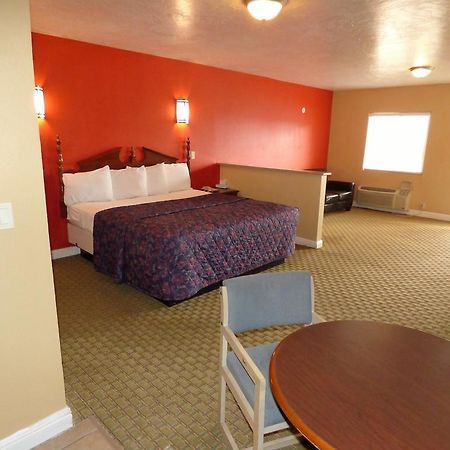 Economy Inn & Suites St. George Buitenkant foto