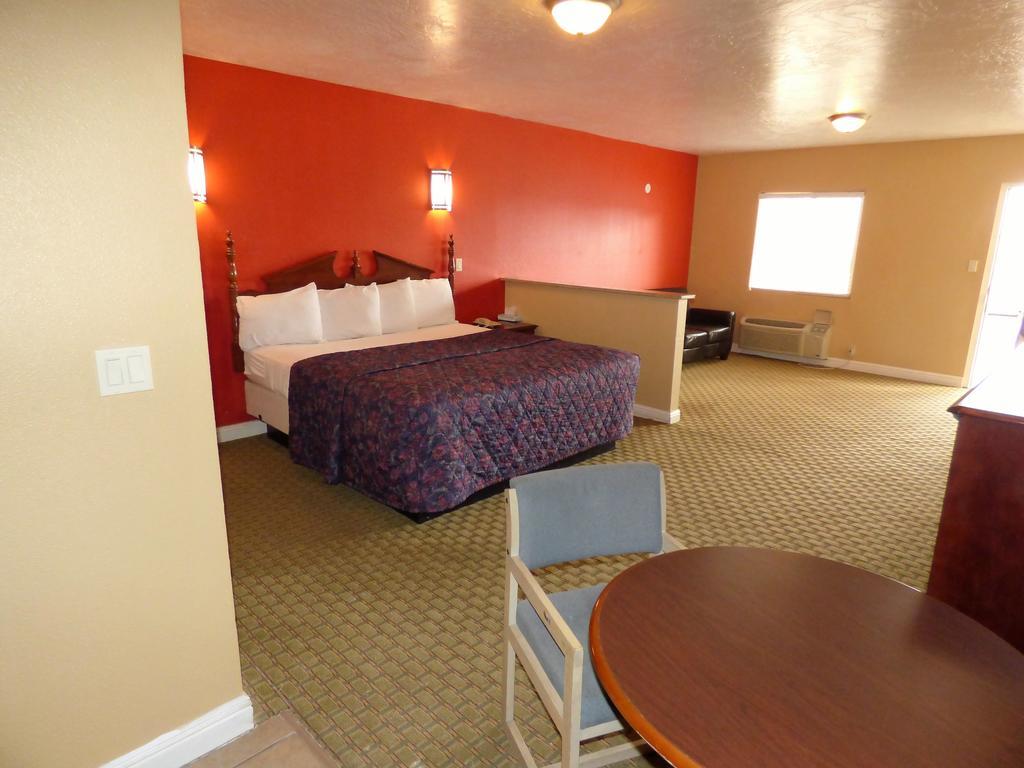 Economy Inn & Suites St. George Buitenkant foto