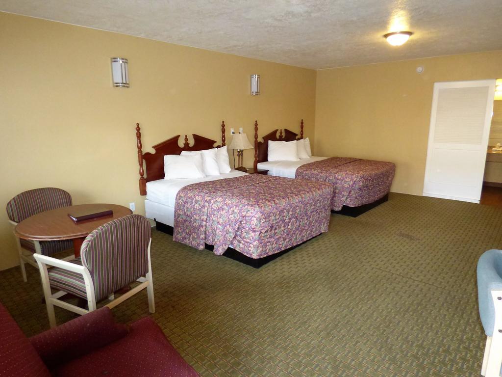 Economy Inn & Suites St. George Buitenkant foto