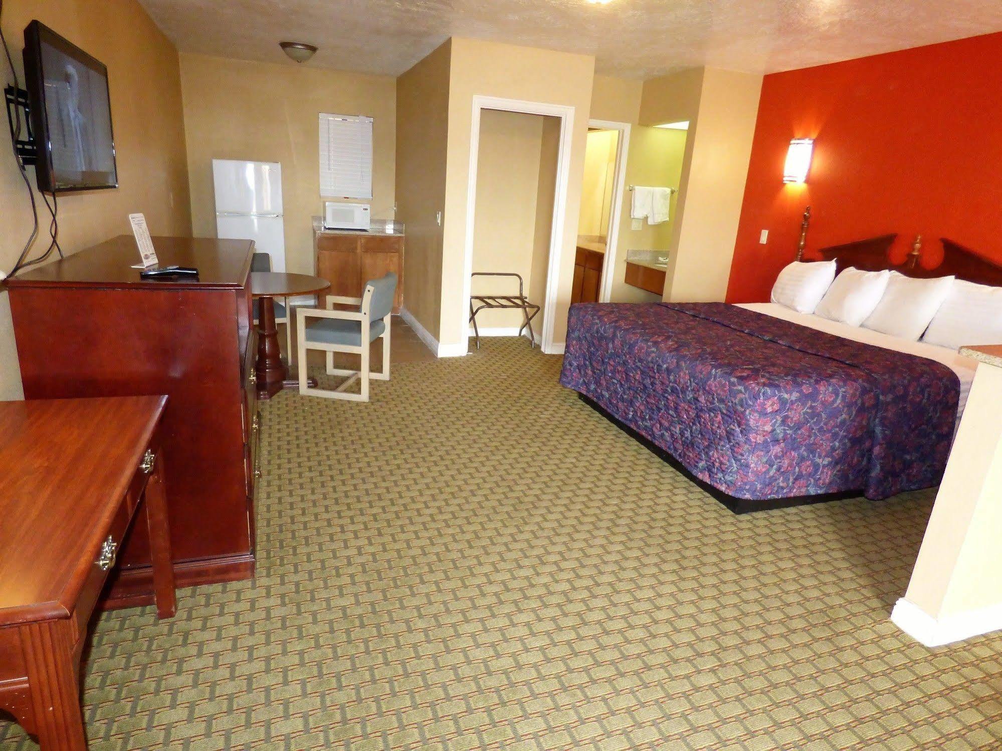 Economy Inn & Suites St. George Buitenkant foto
