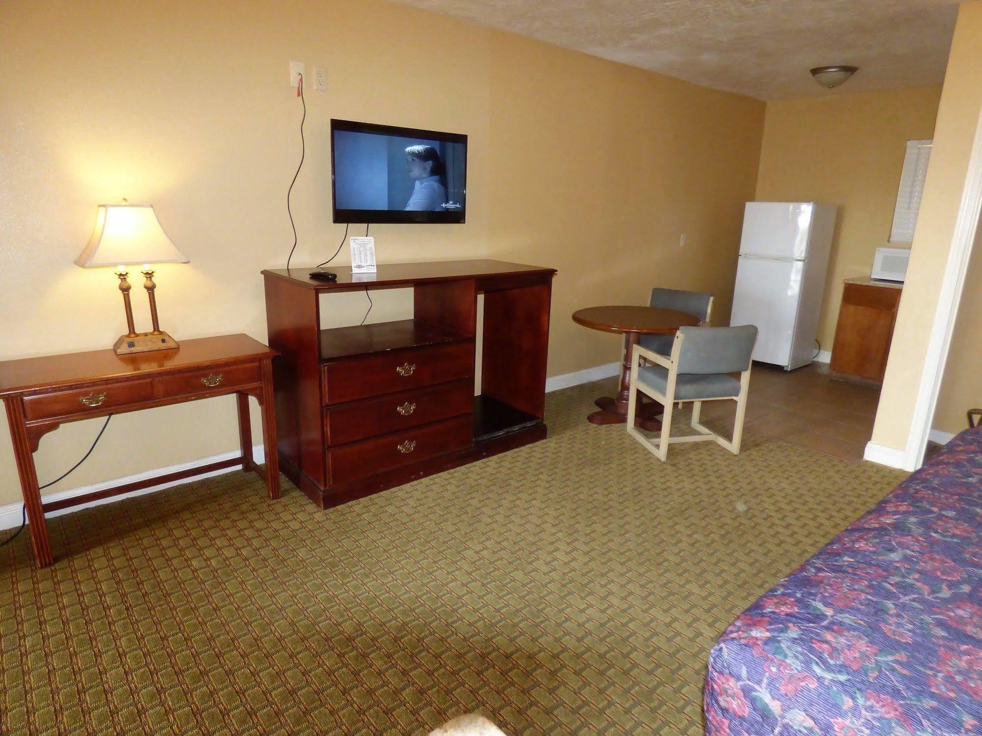 Economy Inn & Suites St. George Buitenkant foto